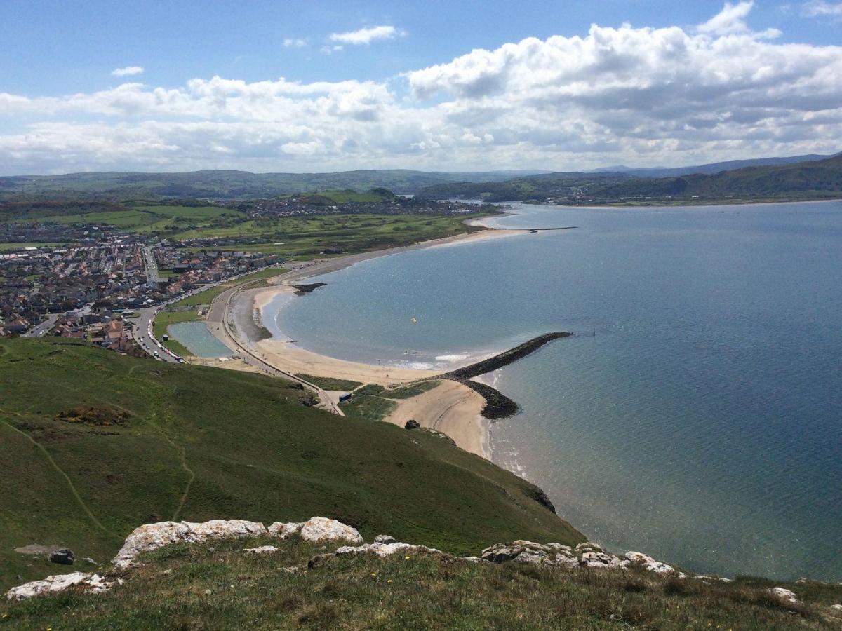 Beside The Sea - In Town Apartment Llandudno Luaran gambar