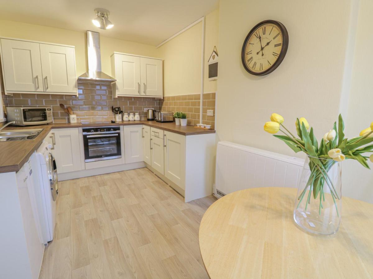 Beside The Sea - In Town Apartment Llandudno Luaran gambar